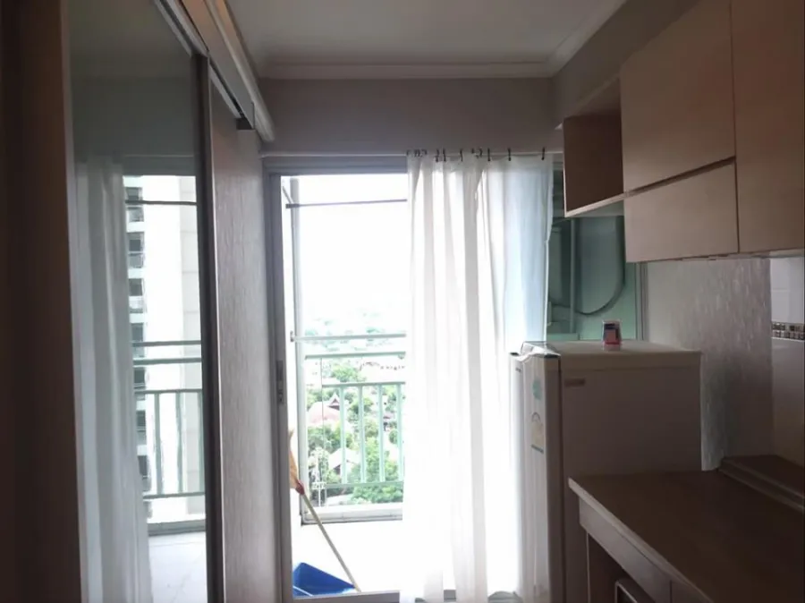 Lumpini place Ratchayothin for rent, high floor, has pool view and city view. Super beautiful. Don't just look at it. Hurry up to reserve.