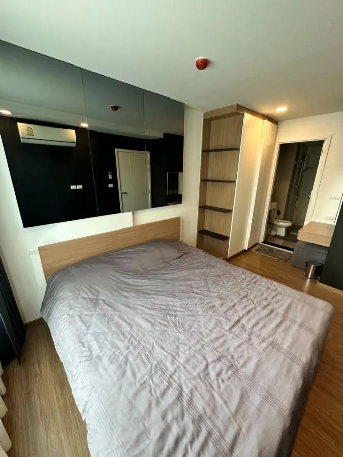 For rent / sale, Pround III condo, white tone room, tender price, comes with good electrical appliances.