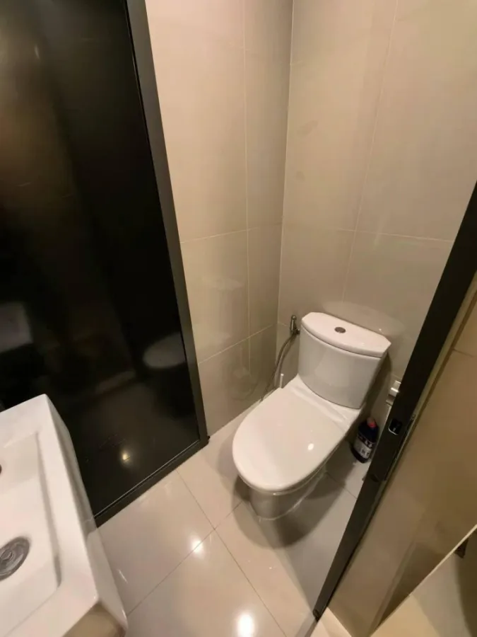 For rent: Condo Rhythm Asoke 2, 9th floor, very spacious room, divided into sections, decorated nicely. Interested? Book now!