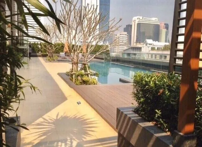 ให้เช่า คอนโด โคเรสซิโอ สาทร-พิพัฒน์ แต่งสวย วิวสูง เฟอร์ครบ รีบเลย !