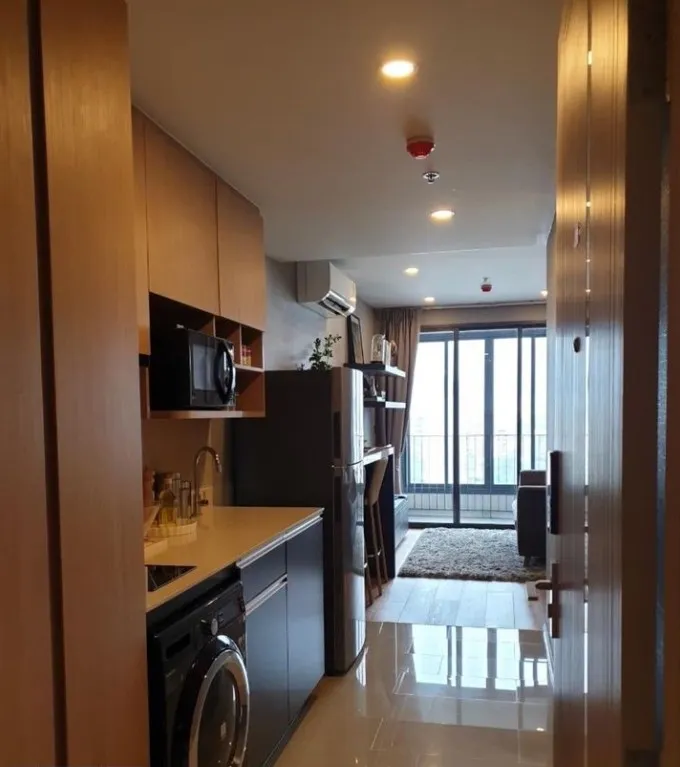 For Sale Q Chidlom-Phetchaburi well decorated room Install wallpaper in the whole room, the view is not locked, hurry up to reserve before it's out of