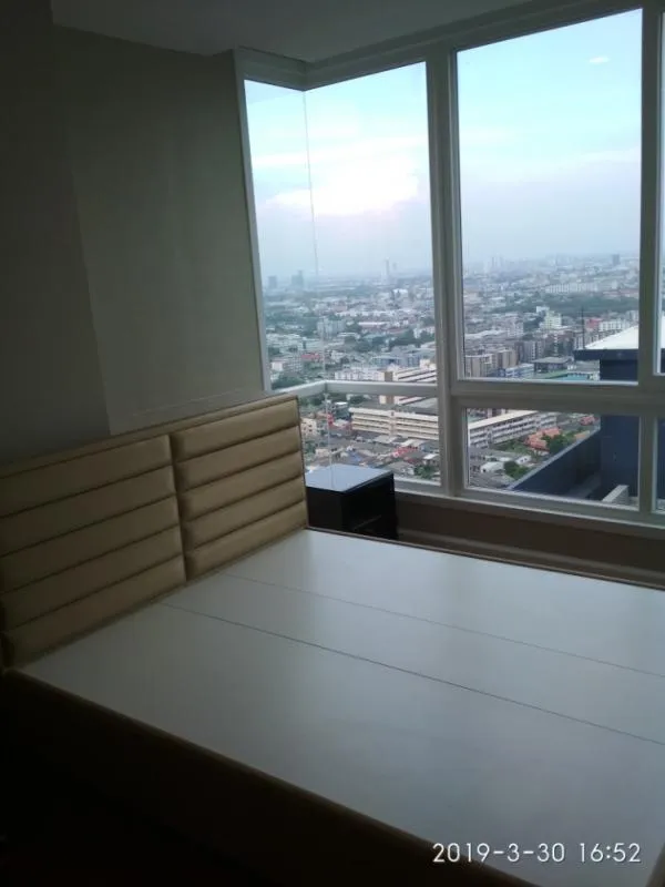 Quick sale!! The Metropolis Condo, corner room, 32nd floor, fully furnished, ready to move in, friendly price, don't miss it!!