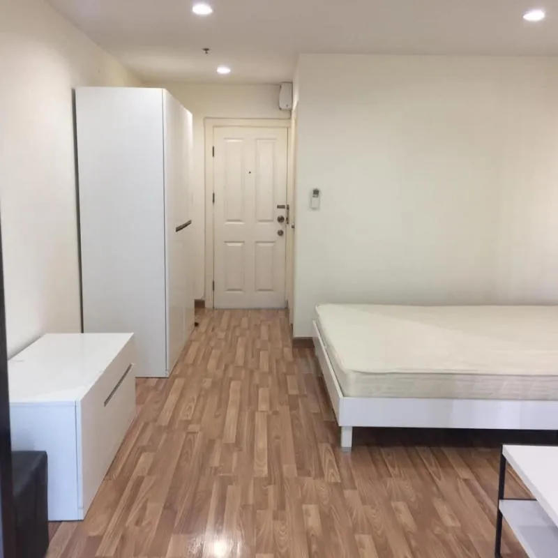 ขาย/ให้เช่า Regent Home 15 Changwattana ชั้น 10 ตกแต่งครบ โทนขาว ดำ ใครชอบโทนนี้ ห้ามพลาด