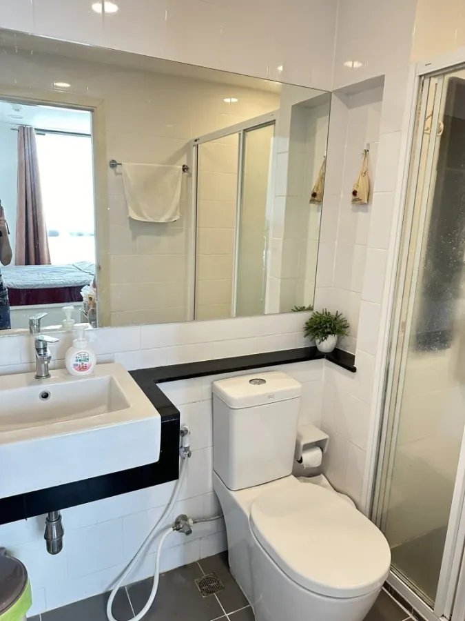 For rent: Notting Hill The Exclusive Charoen Krung, 7th floor, large usable area, 2 bedrooms, fully furnished, must book.
