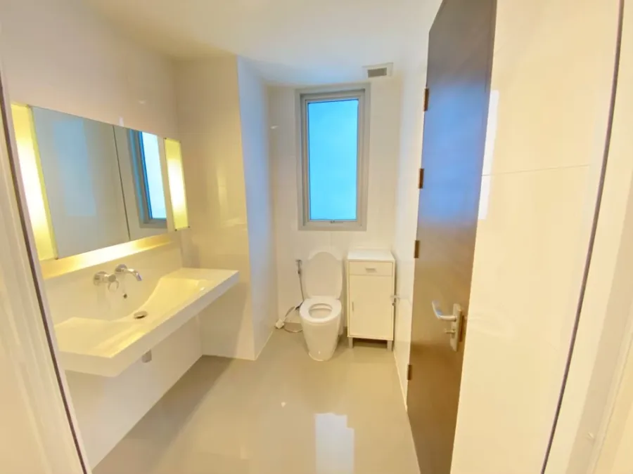 Condo for rent, Rhythm Ratchada, corner room, ready to move in, convenient travel, near MRT Ratchadaphisek.