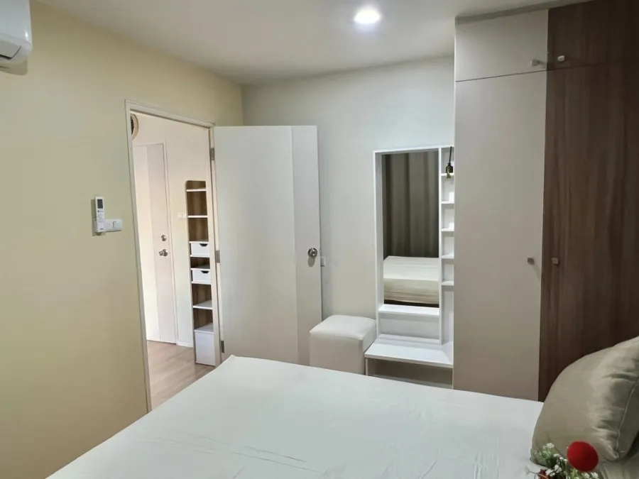 For sale, Lumpini Mega City Bangna, Building D, 15th floor, clear view, fully furnished room, livable, buy now, great value.