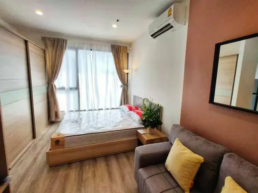 For rent, Ideo Mobi Asoke, beautiful new room, furnished, high floor, good view, no block, book now, don't miss it.