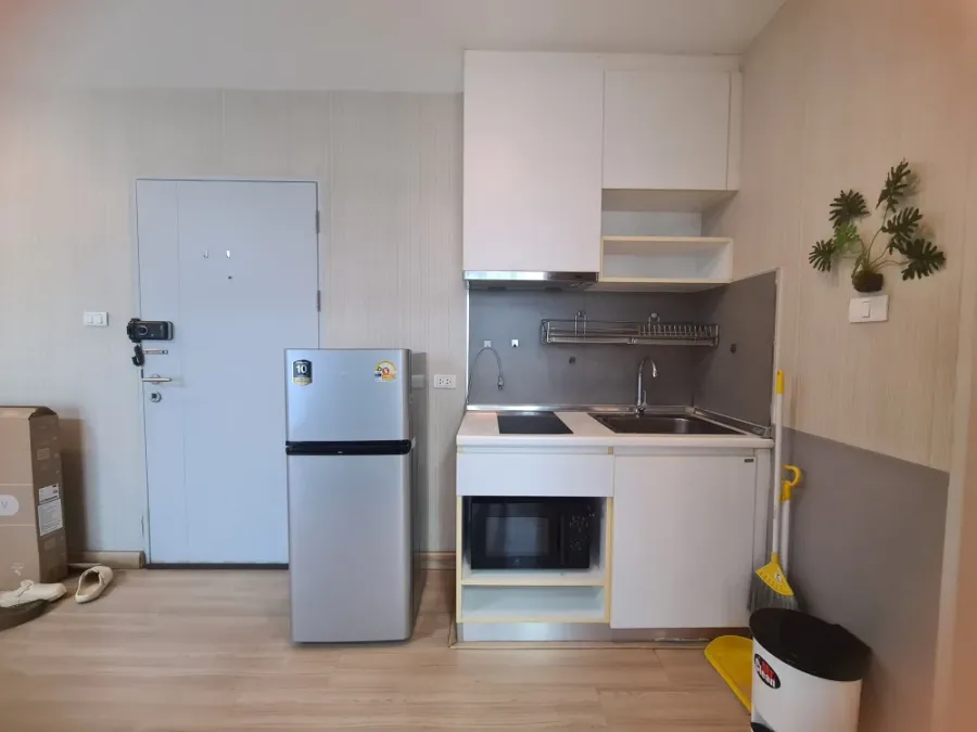 ให้เช่า Rill Condo Rangsit 1 ห้องนอน 1 ห้องน้ำ เฟอร์และสิ่งอำนวยความสะดวกครบครัน วิวสระว่ายน้ำ จองเลย