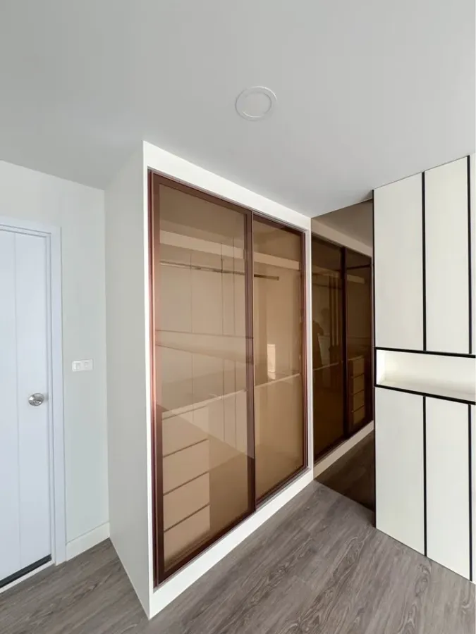 Urgent sale, Condo Flexi Sathorn - Charoen Nakhon, empty room, not expensive price, those who like to decorate rooms should not miss this.