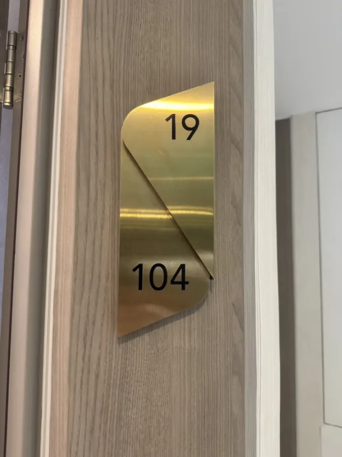 🎨🏙️ For Rent: Chewathai Residence Thonglor | Brand new, spacious, comfortable room in the heart of Thonglor! 🏙️🎨