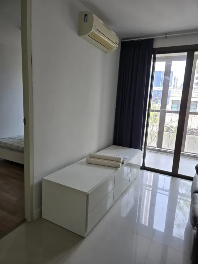 ขาย ไอดีโอ ลาดพร้าว 17 ห้องสภาพสวยมาก fully furnished หิ้วกระเป๋าเข้าอยู่ได้เลย