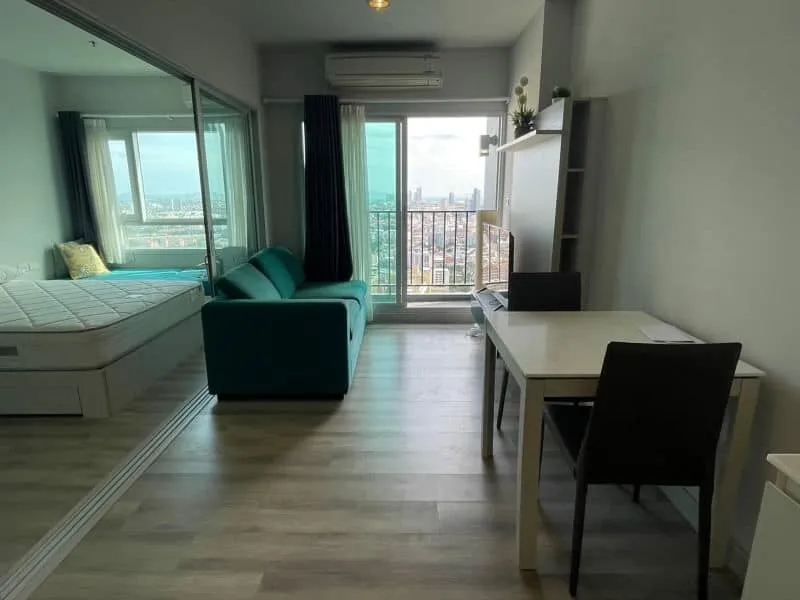 For Rent Centric Sea Pattaya, high floor, city view, open, airy, pleasing to the eyes, very comfortable sofa. Hurry and reserve before you miss out.