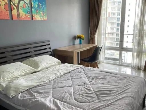 For rent, i-HOUSE Laguna Garden RCA, STUDIO room, 8th floor, shady garden view. fully furnished Do not miss this price