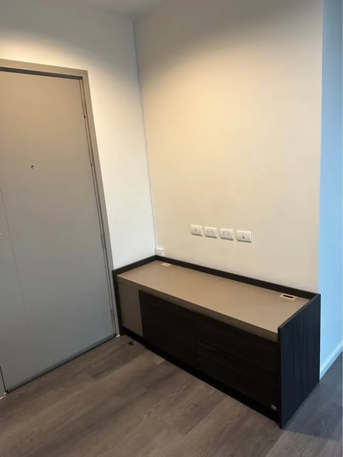 Selling high-floor unit at The Stage Taopoon Interchange. Nice and fully furnished. Book now!