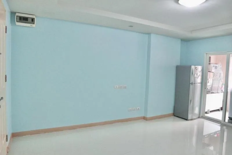 ขายด่วน!!! แฮปปี้ คอนโด รัชดา 18 ชั้น 5 ใครมองหาห้องเปล่าอยู่ มาทางนี้เลยจ้าาาา ราคาดีงาม!!!