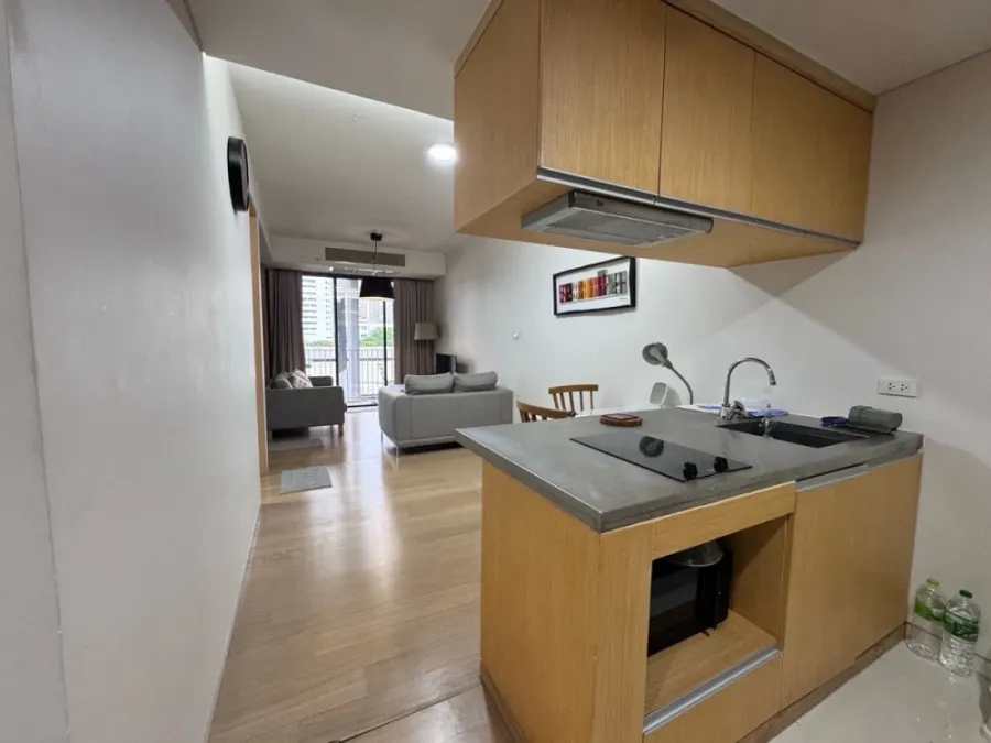 For sale: Siamese Gioia Sukhumvit 31, 1 bedroom, 1 bathroom, plenty of usable space, fully furnished. Don't miss out on this great deal!