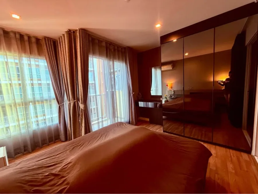ให้เช่า WE Condo ห้องพร้อมอยู่ เฟอร์พร้อม กว้างขวางอยู่สบาย จองเลยห้ามพลาด!!!