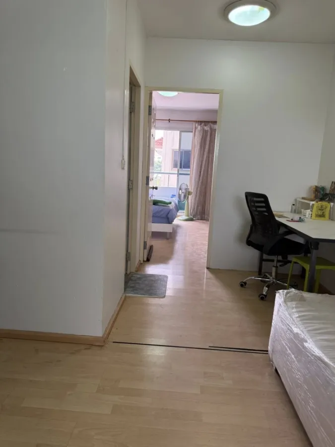Selling a lovely unit at Garden Court, 3rd floor, fully furnished. Don't miss this great deal!