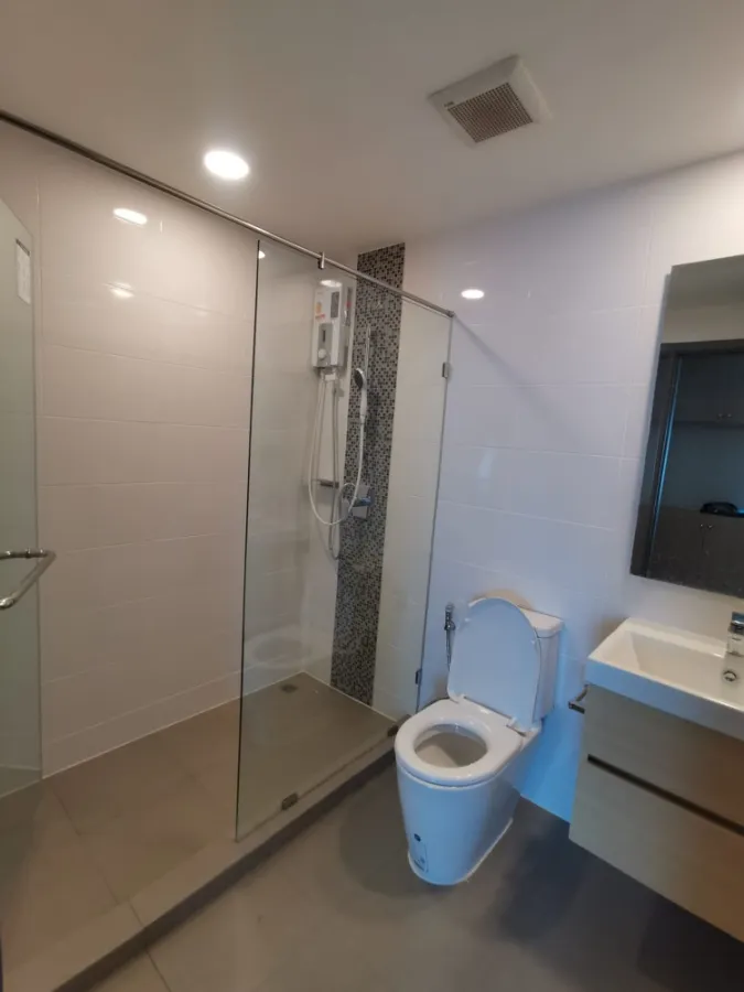 ขาย ให้เช่า คอนโด เมโทร ลักซ์ โรสโกลด์ พหลฯ-สุทธิสาร 2 ห้องนอน ชั้น 8 ใกล้ BTS พร้อมอยู่ ห้ามพลาด!!