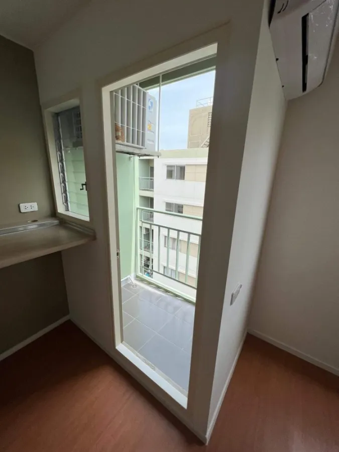 For rent: Lumpini Township Rangsit Khlong 1, empty room, 8th floor, top floor, comes with a very good price. Decorators should not miss it.