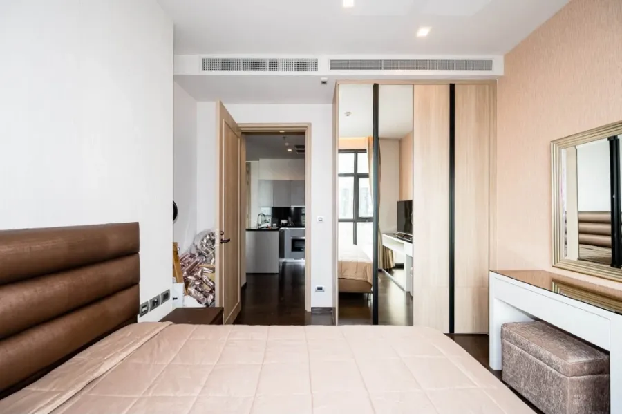 For rent: The XXXIX Sukhumvit 39, 2 bedrooms, spacious living area, fully furnished. Book now!