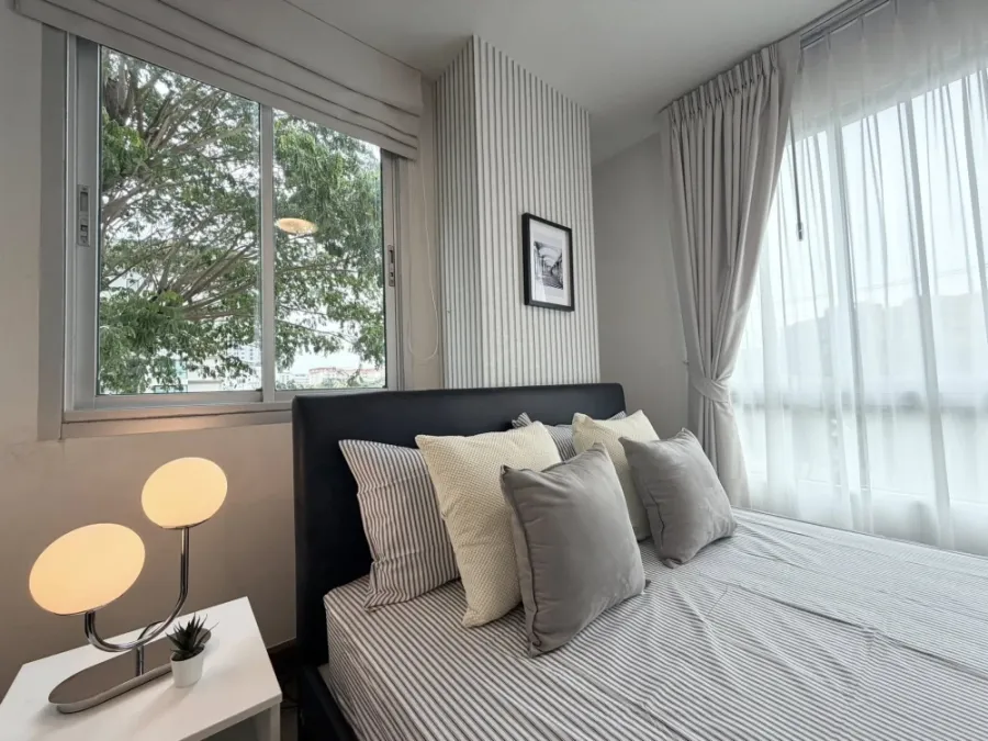 Urgent sale! dcondo Campus Resort Rangsit, a beautifully decorated room with excellent built-in furniture. You can become the owner now.