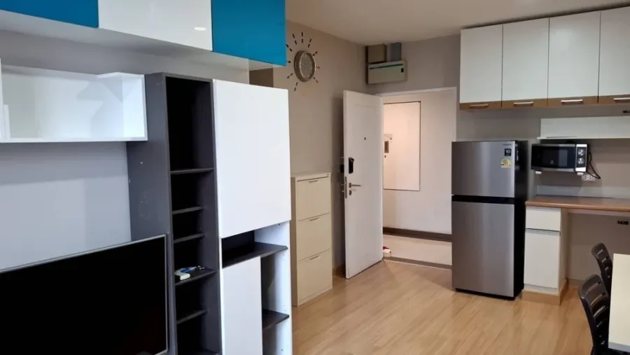 Condo for rent at CU Terrace. Spacious room with ample living space. Convenient and fully equipped. Don't miss out!