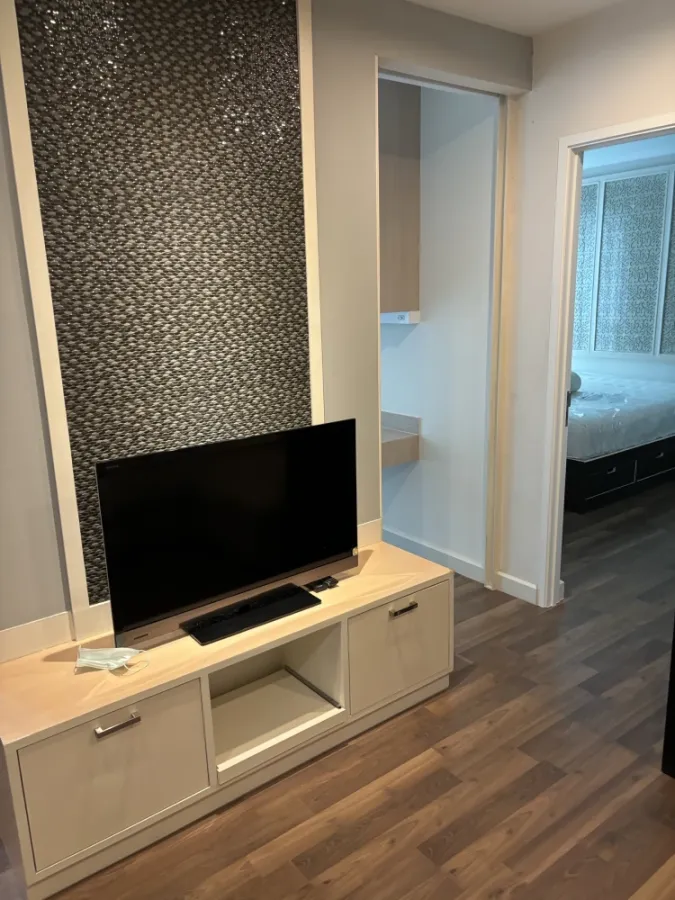 For rent!! Condo The Room Sathorn-Taksin, room number 99/209, comes at a reasonable price. Let me tell you that you don't miss it!!