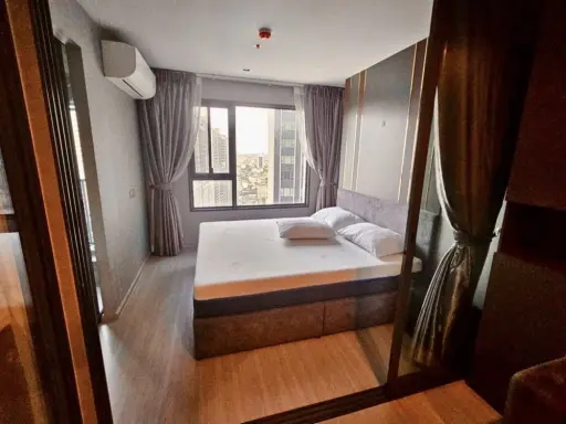 ให้เช่า ไลฟ์ ลาดพร้าว ชั้น 30 ห้องแต่งครบ พร้อม walk in closet สนใจจองเลย อย่ารอช้า images