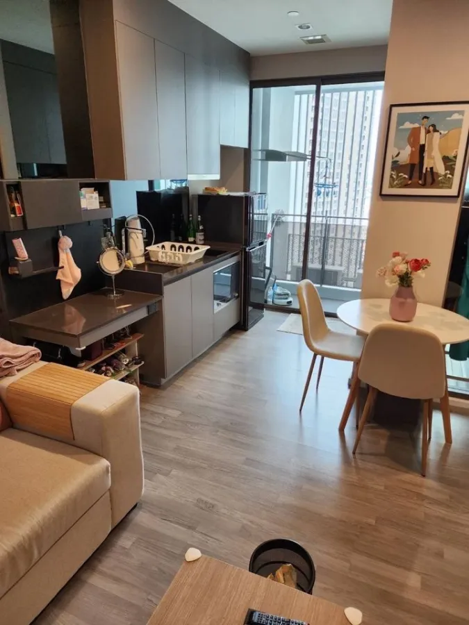ให้เช่า The room sukhumvit 69 ชั้น 17 บรรยากาศดีมาก ห้องกั้นเป็นสัดส่วน ไม่จองแล้วจะเสียใจ ด่วนๆ