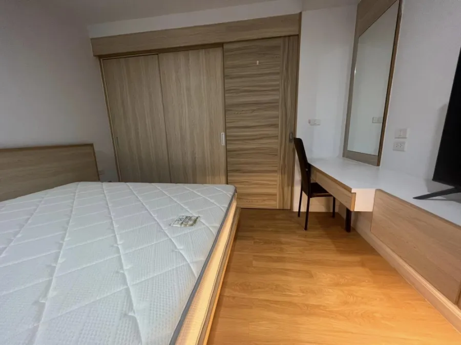 For rent: V Condo Salaya, 6th floor, fully furnished room, ready to move in. Interested? Hurry and book now. Don't miss out.