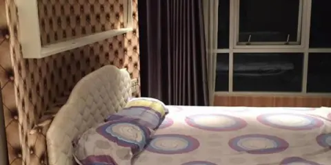 ให้เช่า noble house phayathai 2 bedrooms 1 bath living room and kitchen with the balcony.Size 70 sq.