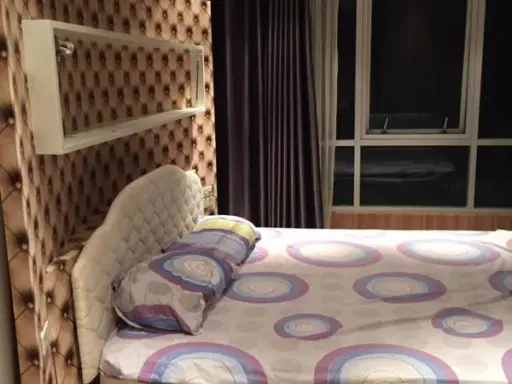 ให้เช่า noble house phayathai 2 bedrooms 1 bath living room and kitchen with the balcony.Size 70 sq.