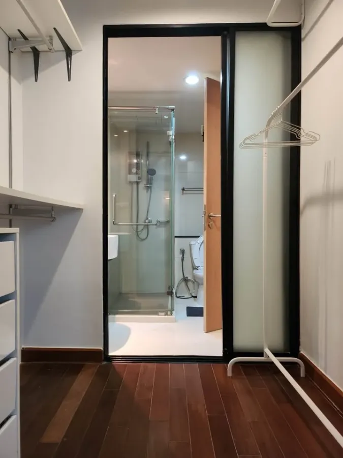 For rent: LE COTE THONGLOR 8, size 42.5 sqm. The usable area looks spacious because the room plan has been adjusted to look airy and comfortable. Don'