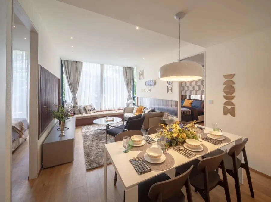 Selling down payment Noble Form Thonglor, 36th floor, very high, amazing city view, excellent room plan, very worth booking