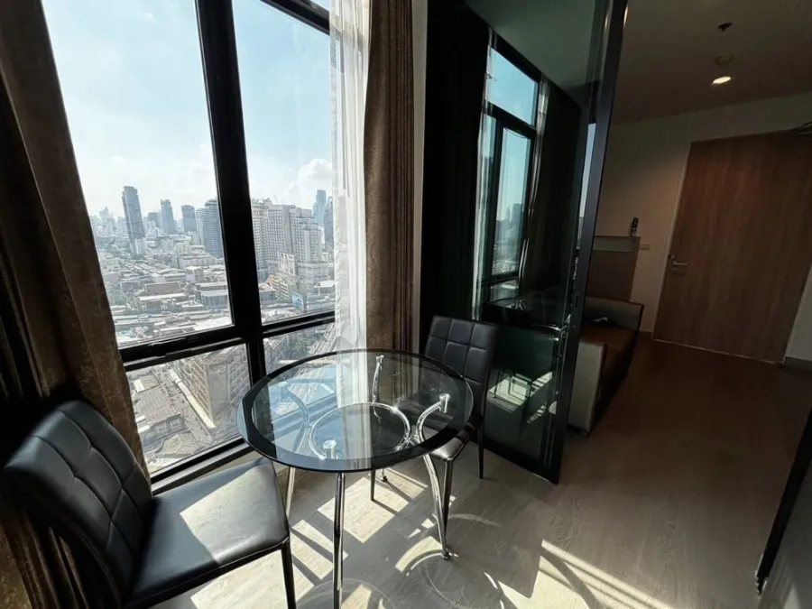 For rent: The Capital Ratchaprarop-Vibha, high floor, great city view, nice bedroom, fully furnished, book now.