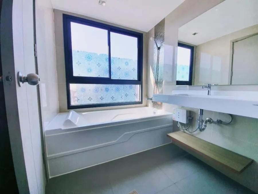Condo for sale, Ideo Sukhumvit 93, 18th floor, great city view, corner room, quiet, private, good furniture, book now.