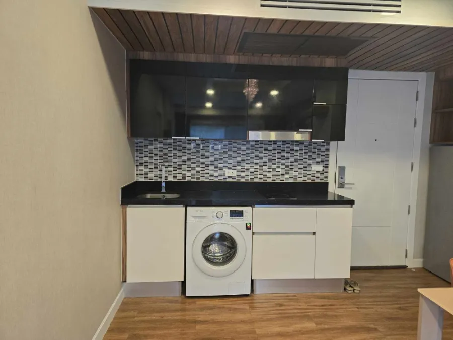 Dusit Grand Park (Jomtien) for sale, decorated with awesome built-ins. Swimming pool view Plenty of usable space, reserve quickly.
