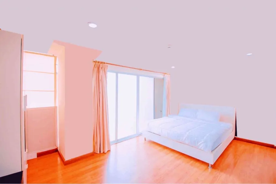For sale, for rent!! Condo Pratchaya Place, Ratchada-Huai Khwang, 6th floor, corner room, fully furnished, hurry and reserve now!!