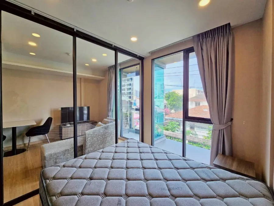 For rent: LLOYD SOONVIJAI-THONGLOR, natural view, fully furnished, built-in furniture, full set of electrical appliances, don't miss it!