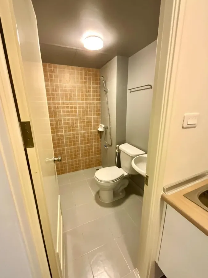 For rent: Lumpini Township Rangsit Klong 1, 5th floor, nice room, fully furnished, book now, don't miss out.