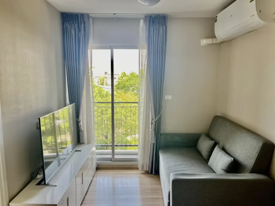 Plum Condo Chaengwattana Station for sale: 2 bedrooms, spacious living area, and complete amenities. Book now!