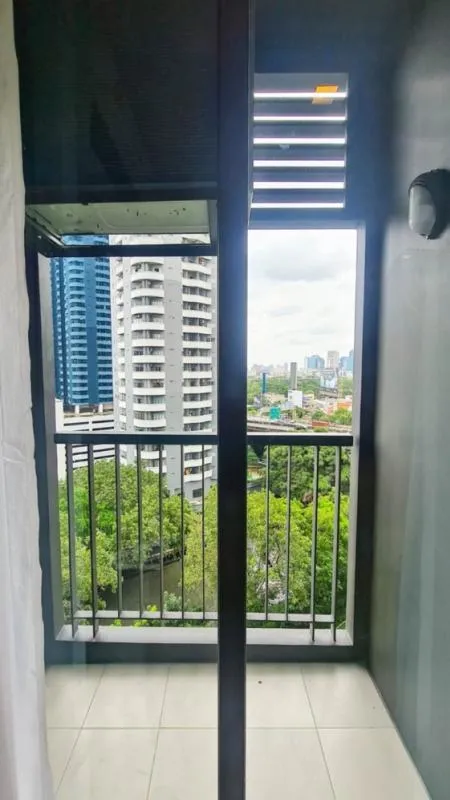 for rent/sale, Life One Wireless, beautiful decorated room, good view, north, not hot, central, very luxury, best location, near BTS, near the pier