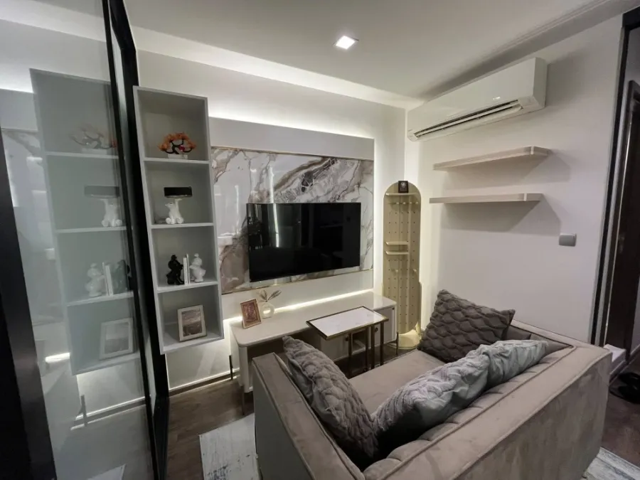 For rent: Life Ladprao Valley, beautiful room, built-in marble bedroom wall, very cool, fully furnished. Can you not reserve it?