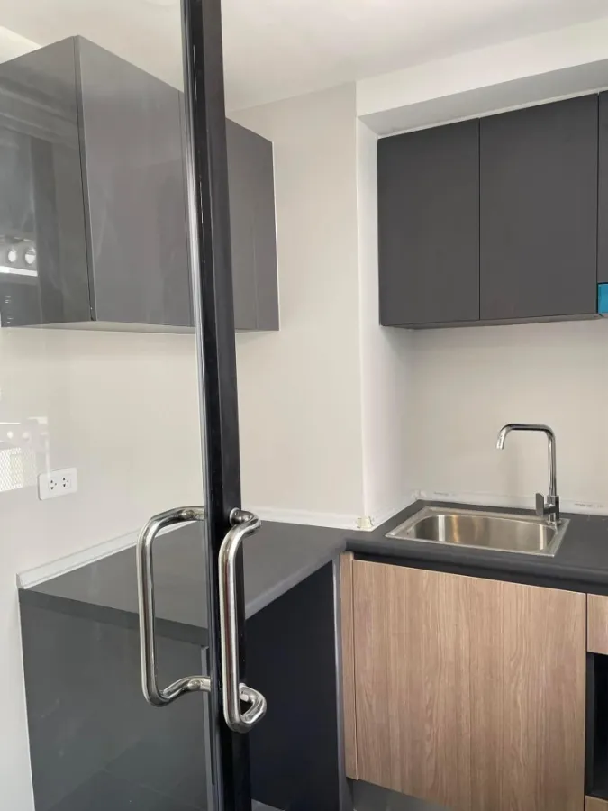 For sale: Flexi Sathorn - Charoen Nakhon, 2 bedrooms, fully furnished, good price, reserve first and get in first.