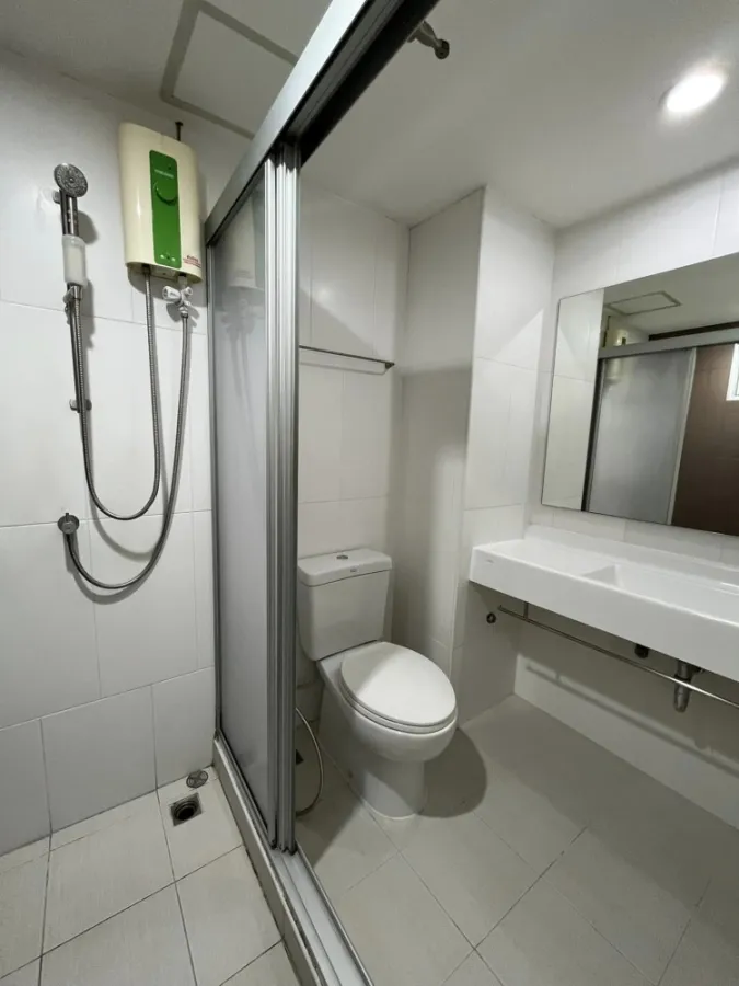 For sale, for rent, U Delight @ Chatuchak Station, 11th floor, swimming pool view. Nicely decorated room Hurry and reserve before you miss out.