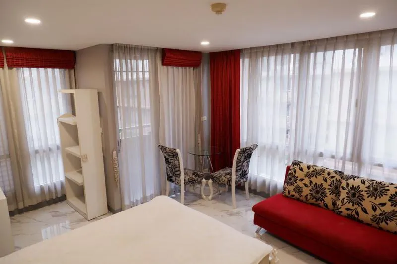 Condo for rent, Prima Srinakarin, very beautiful room, built-in, full furniture, close to the market, easy to find food, easy to travel, do not hesita