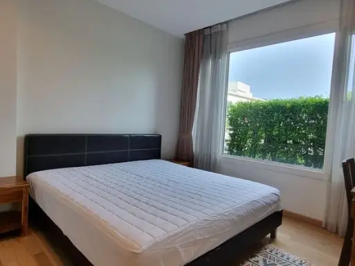 For rent, Siri at Sukhumvit, 2 bedrooms, nice room, large private balcony Book and you won't be disappointed.