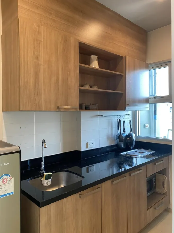 FOR RENT Hive Sathon Condo, decorated room, ready to move in Fully furnished with electrical appliances Just come and move in.