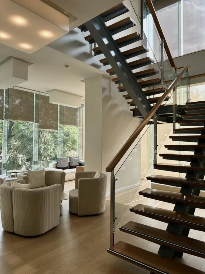ขายด่วน!! คอนโด เดอะ รูม สุขุมวิท 21 ชั้น 20 ห้องสวย ราคาดี พร้อมเข้าอยู่ รีบจองก่อนหลุดมือ!!